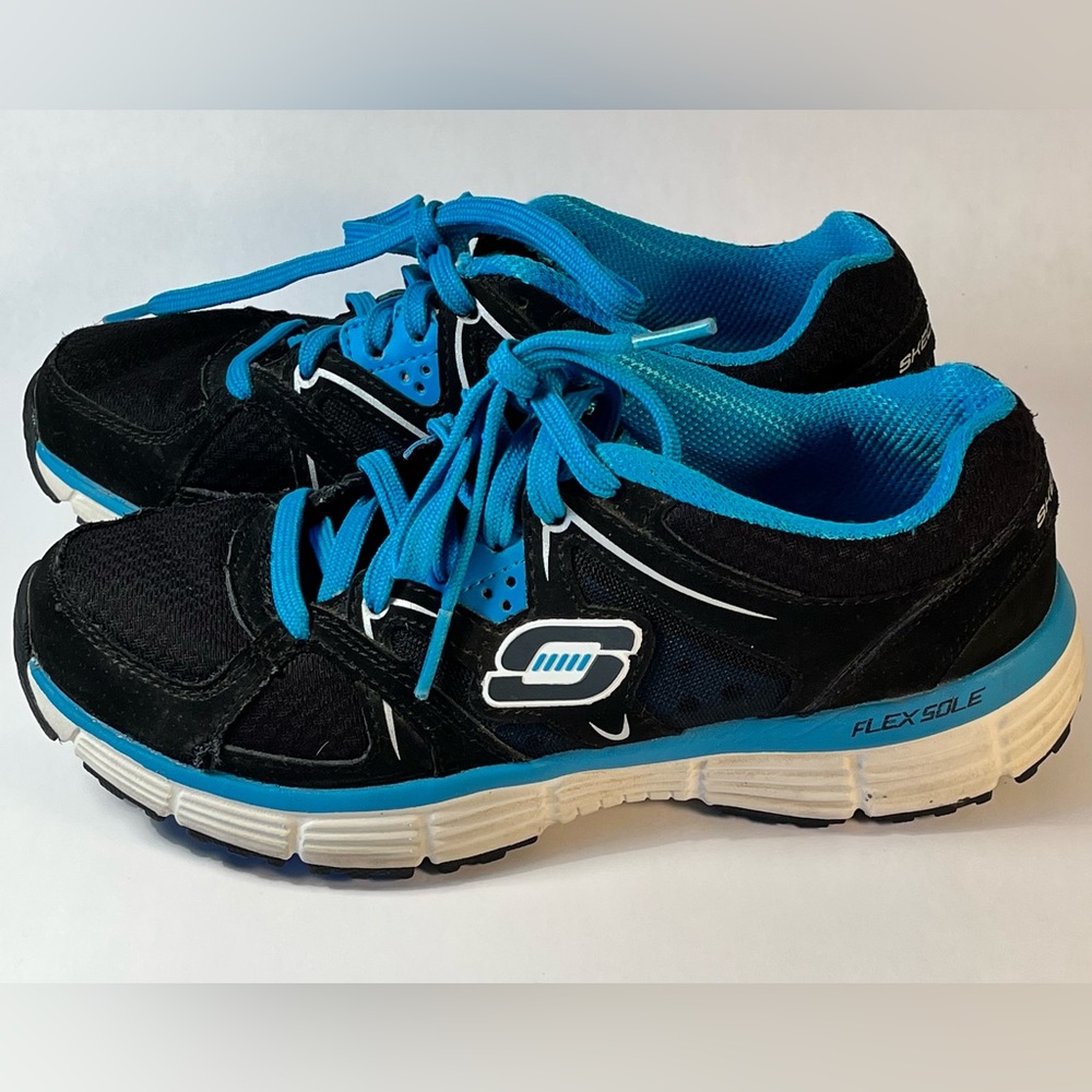 Sketchers Tennis Shoe Womens size 6.5 Blue Black Sport Flex Sole